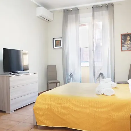 Testaccio - With Balcony דירה *